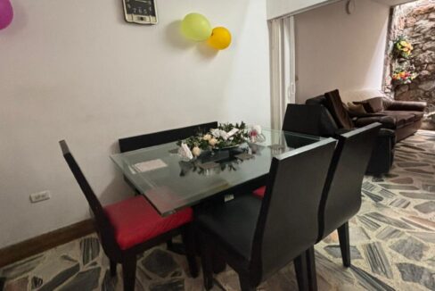 V4121F4.jpg